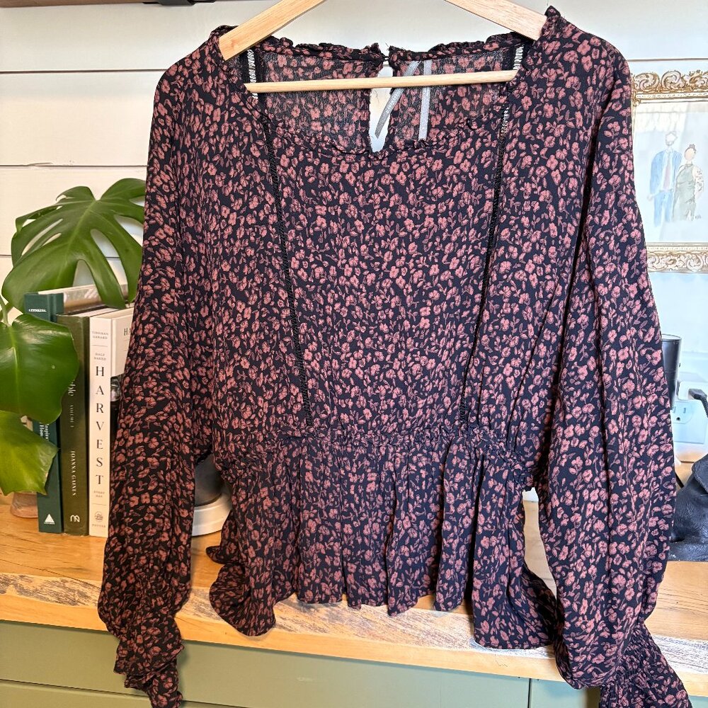 Anthropologie Floral Peplum Top • Size: Small •